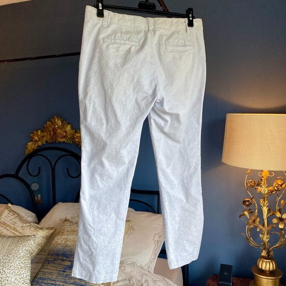 Gap Powder Blue White Floral Chino Capri Pants - Picture 5 of 9